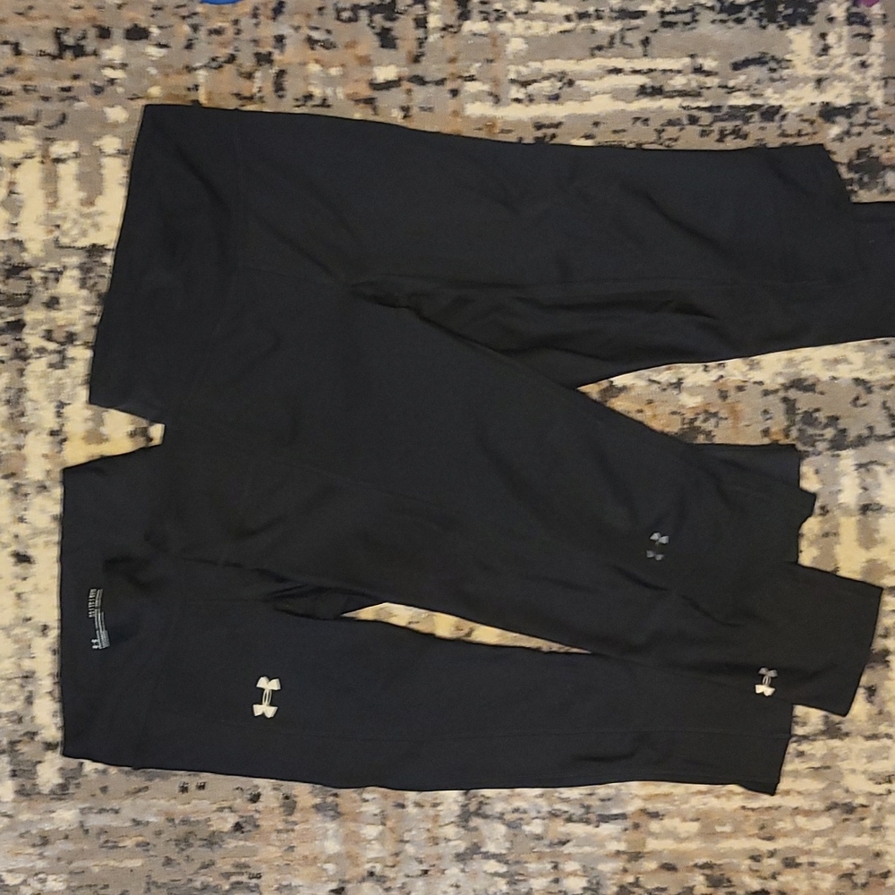 Under Armour black Capri length leggings size xs womens